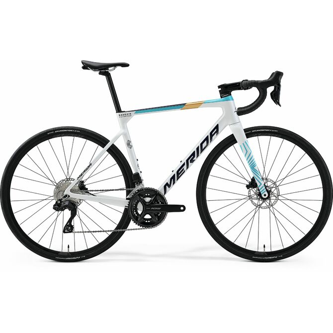 Merida Scultura 6000 2024 105Di2 Road Bike - Carbon Wheelset